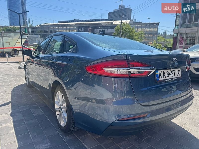 Седан Ford Fusion 2018 в Киеве