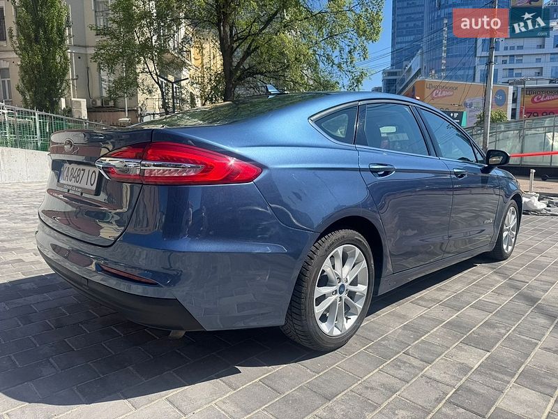 Седан Ford Fusion 2018 в Киеве