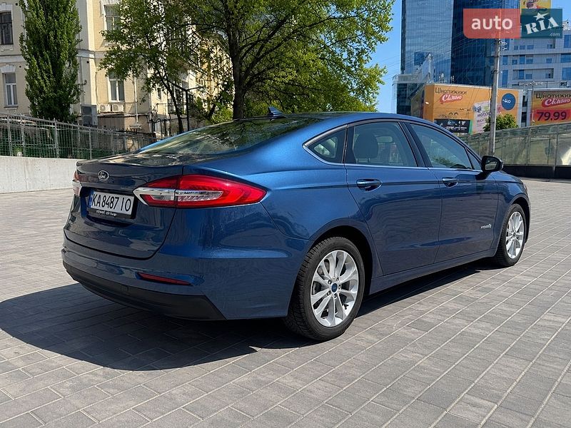 Седан Ford Fusion 2018 в Киеве