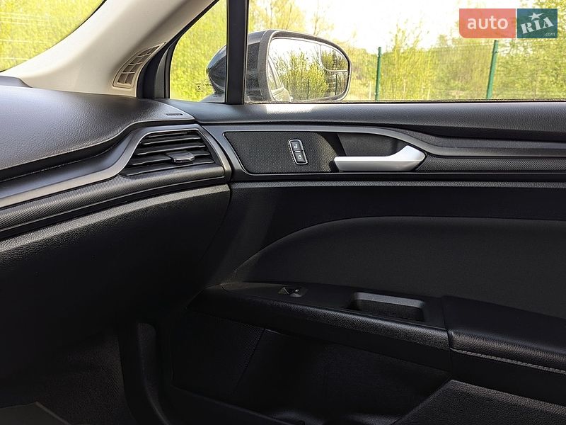 Седан Ford Fusion 2018 в Дрогобыче