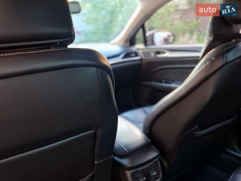 Седан Ford Fusion 2015 в Кривом Роге