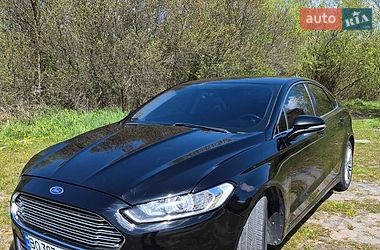 Седан Ford Fusion 2016 в Тернополі