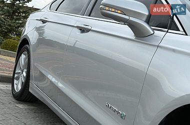 Седан Ford Fusion 2016 в Дрогобичі