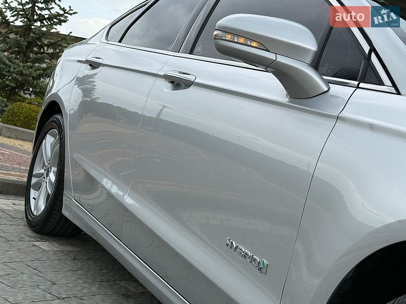 Седан Ford Fusion 2016 в Дрогобичі