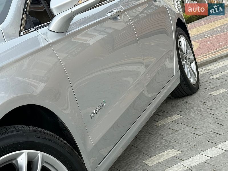 Седан Ford Fusion 2016 в Дрогобичі