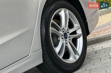 Седан Ford Fusion 2016 в Дрогобичі