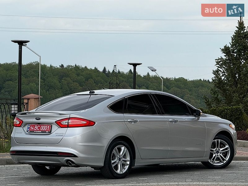 Седан Ford Fusion 2016 в Дрогобичі