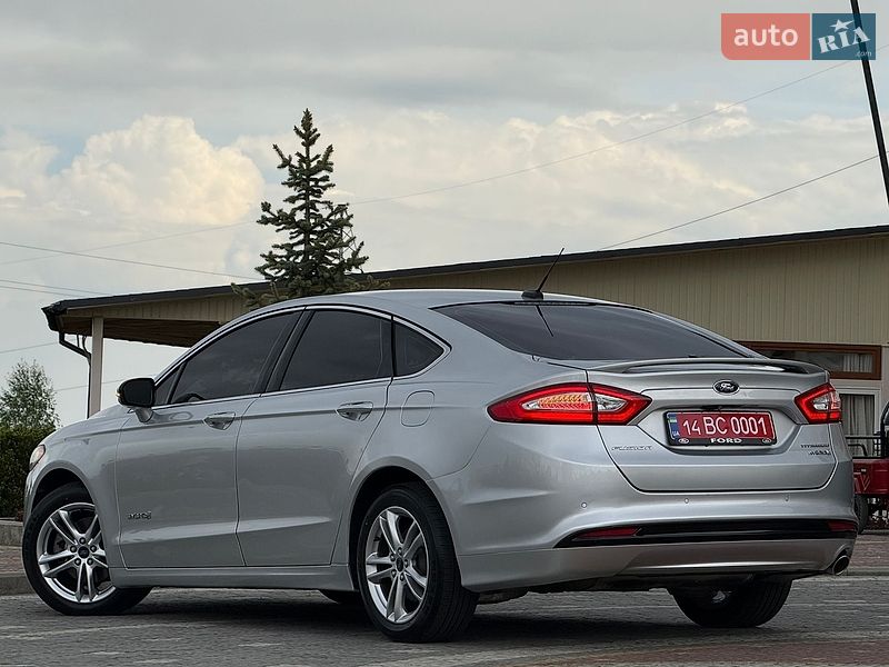 Седан Ford Fusion 2016 в Дрогобичі