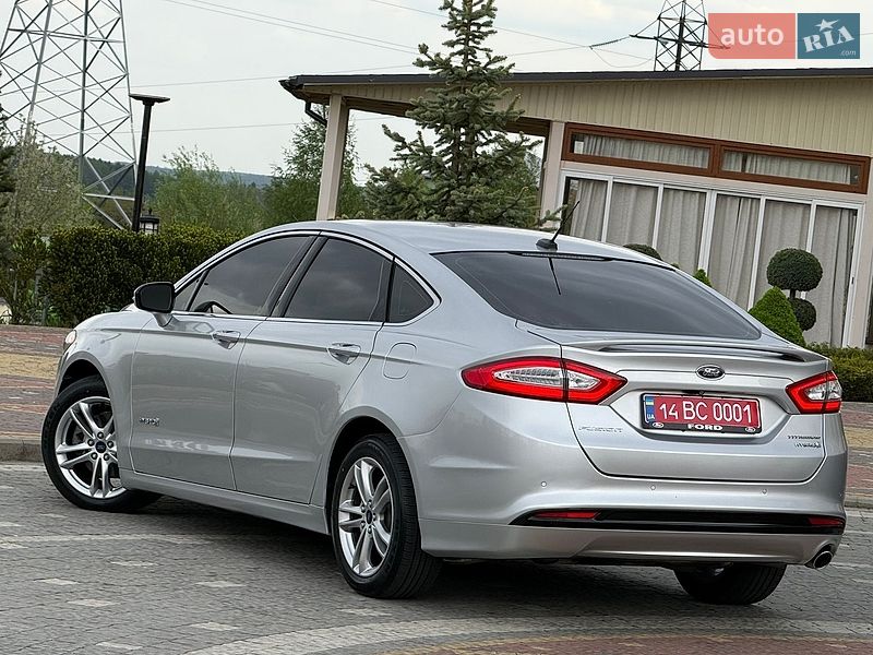 Седан Ford Fusion 2016 в Дрогобичі