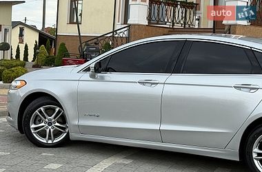 Седан Ford Fusion 2016 в Дрогобичі