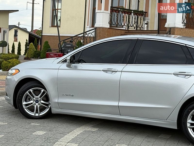 Седан Ford Fusion 2016 в Дрогобичі