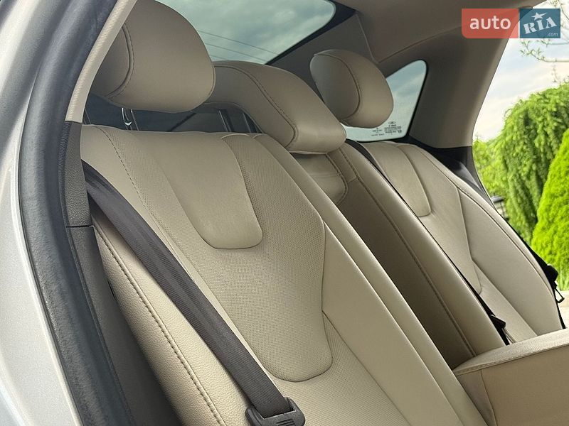 Седан Ford Fusion 2016 в Дрогобичі