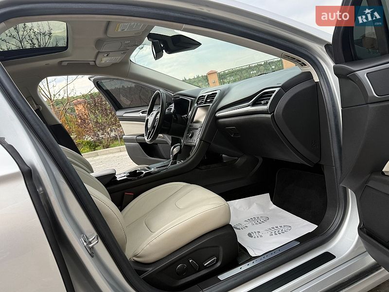 Седан Ford Fusion 2016 в Дрогобичі