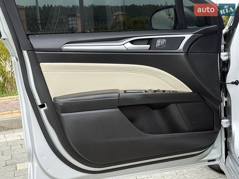 Седан Ford Fusion 2016 в Дрогобичі