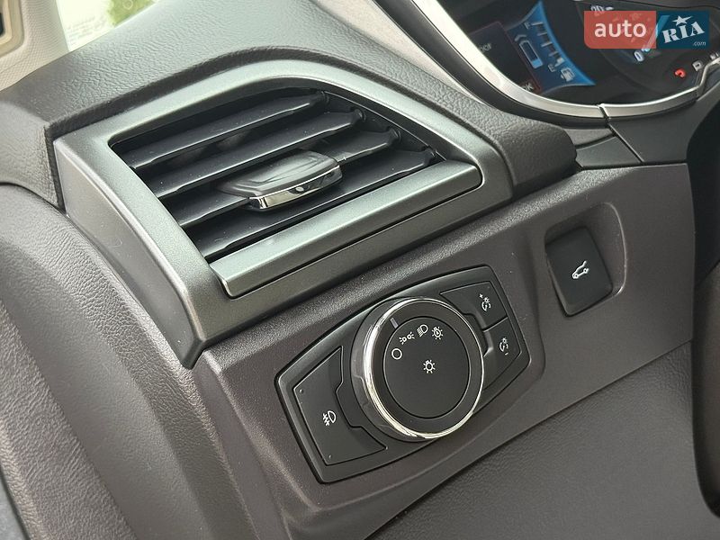 Седан Ford Fusion 2016 в Дрогобичі