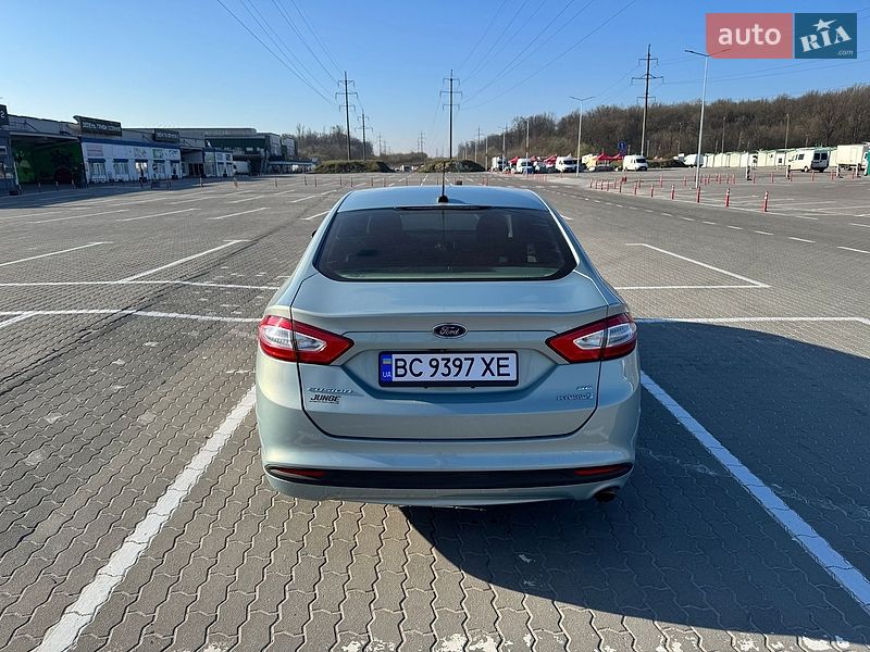 Седан Ford Fusion 2013 в Львові