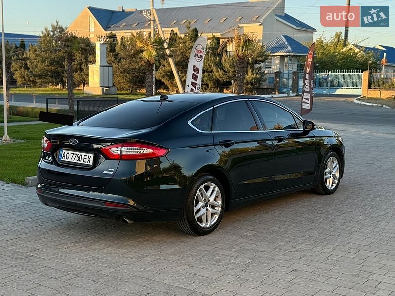 Седан Ford Fusion 2014 в Ужгороде