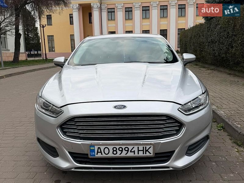 Седан Ford Fusion 2015 в Ужгороде