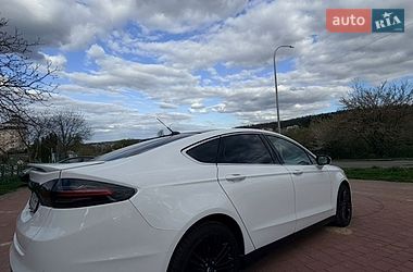Седан Ford Fusion 2016 в Трускавце