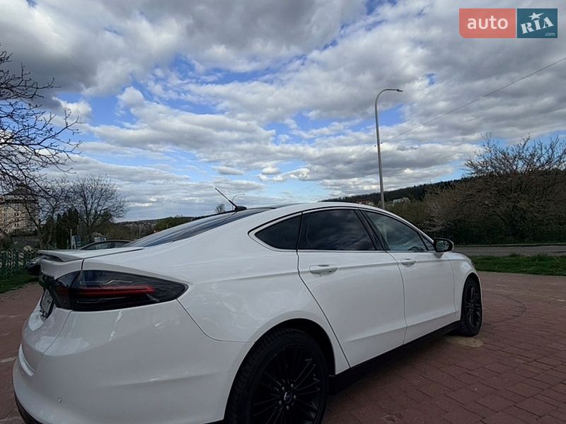 Седан Ford Fusion 2016 в Трускавце