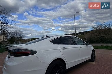 Седан Ford Fusion 2016 в Трускавце