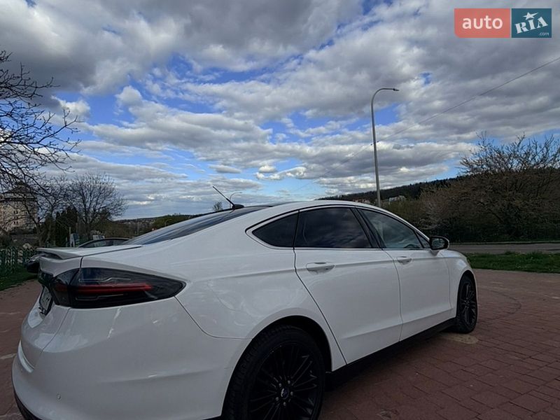 Седан Ford Fusion 2016 в Трускавце