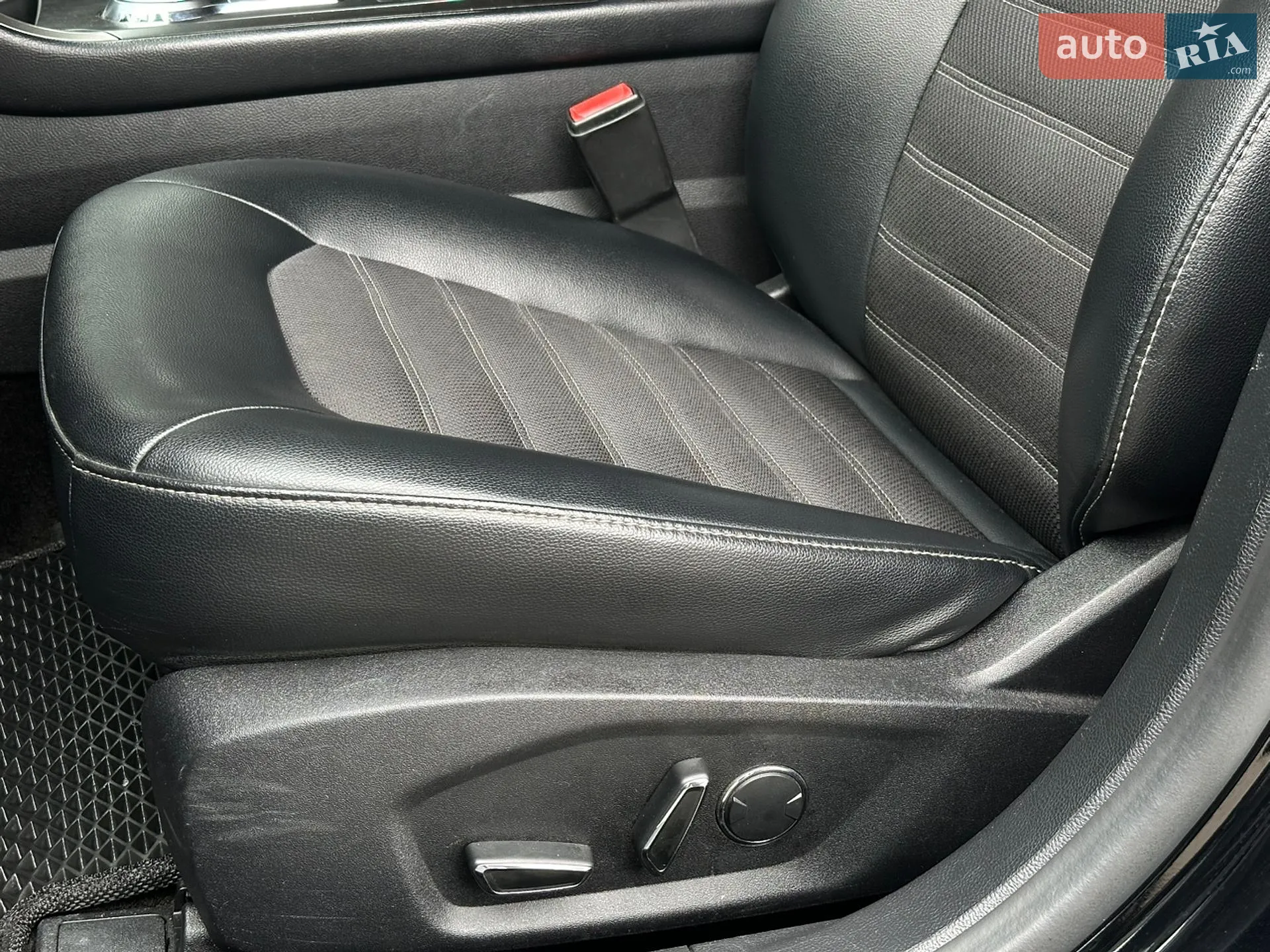2017 Ford Fusion - мініатюра 16