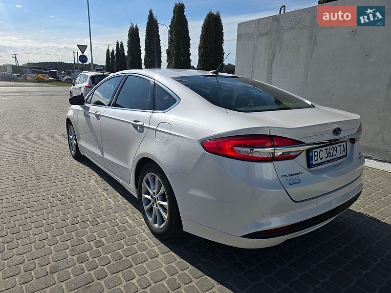 Седан Ford Fusion 2017 в Львові