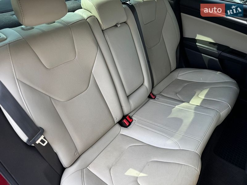 Седан Ford Fusion 2016 в Умані