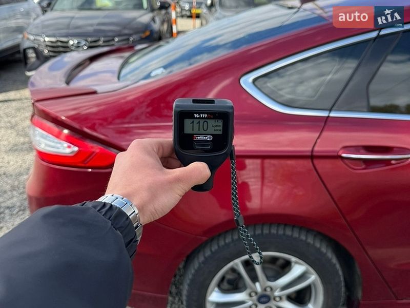 Седан Ford Fusion 2016 в Умані