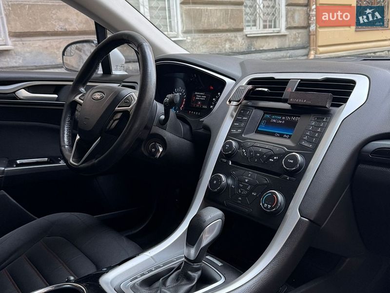 Седан Ford Fusion 2013 в Львові