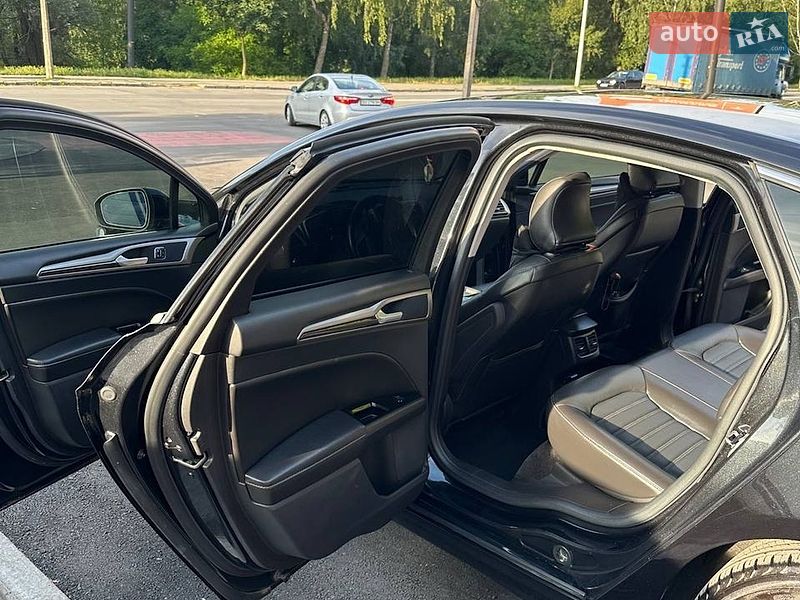 Седан Ford Fusion 2014 в Одесі