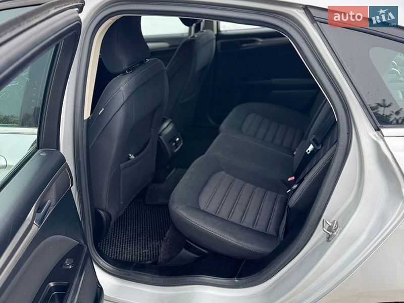 Седан Ford Fusion 2016 в Львові