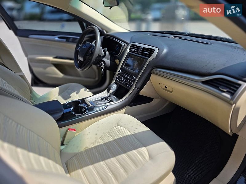 Седан Ford Fusion 2016 в Львові