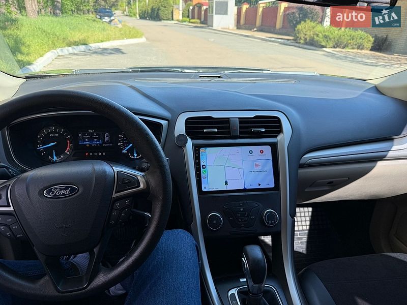Седан Ford Fusion 2016 в Гореничах