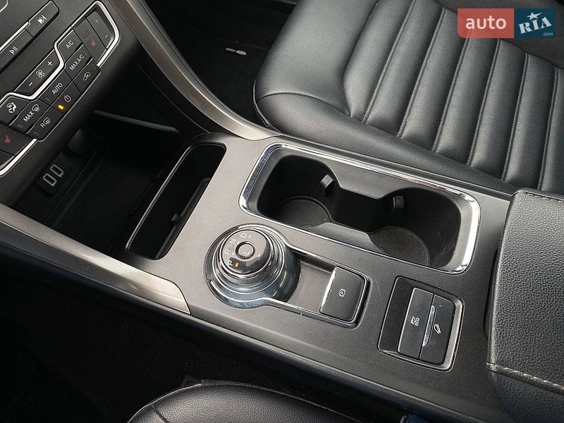 Седан Ford Fusion 2019 в Львове