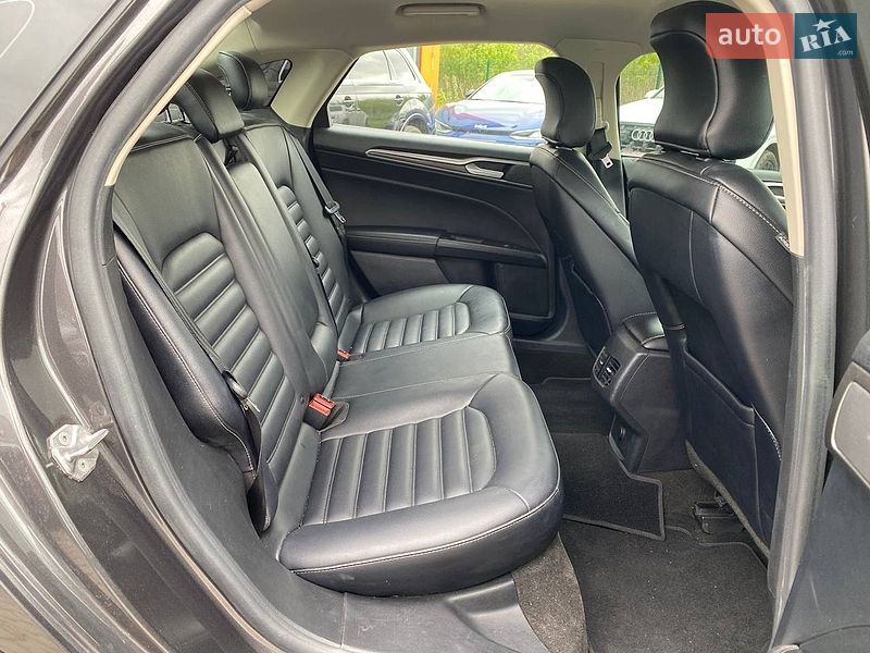 Седан Ford Fusion 2019 в Львове