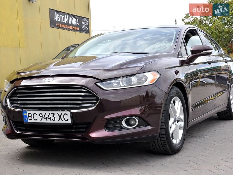 Седан Ford Fusion 2013 в Львове