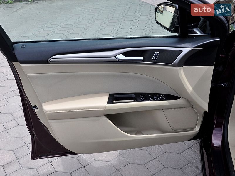 Седан Ford Fusion 2013 в Львове