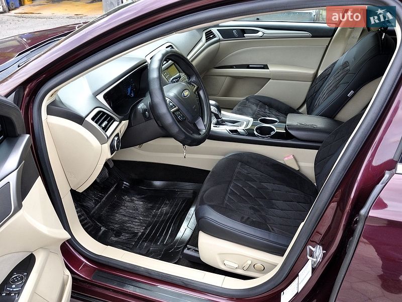 Седан Ford Fusion 2013 в Львове