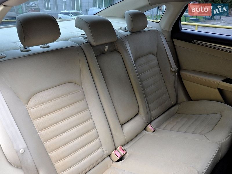 Седан Ford Fusion 2013 в Львове