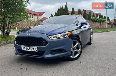 Седан Ford Fusion 2015 в Ровно