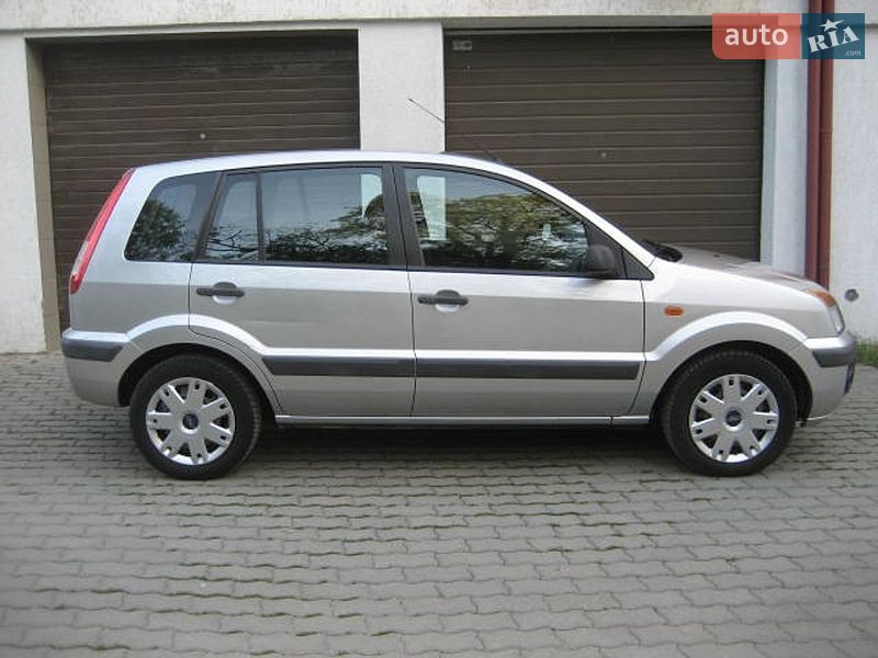 Хэтчбек Ford Fusion 2009 в Черновцах