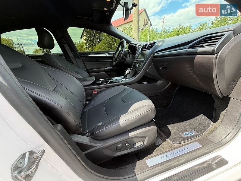 Седан Ford Fusion 2015 в Львове
