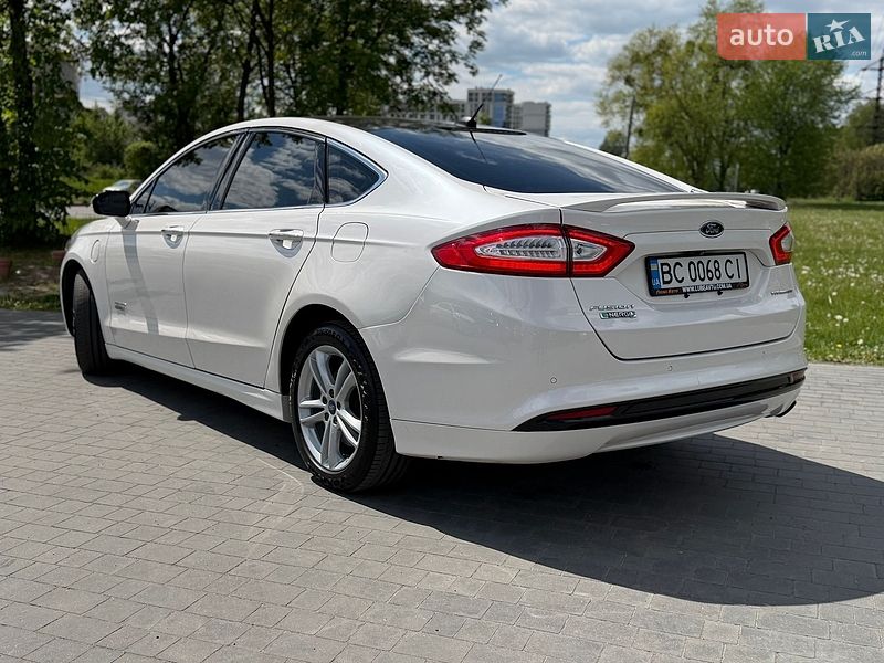 Седан Ford Fusion 2015 в Львове