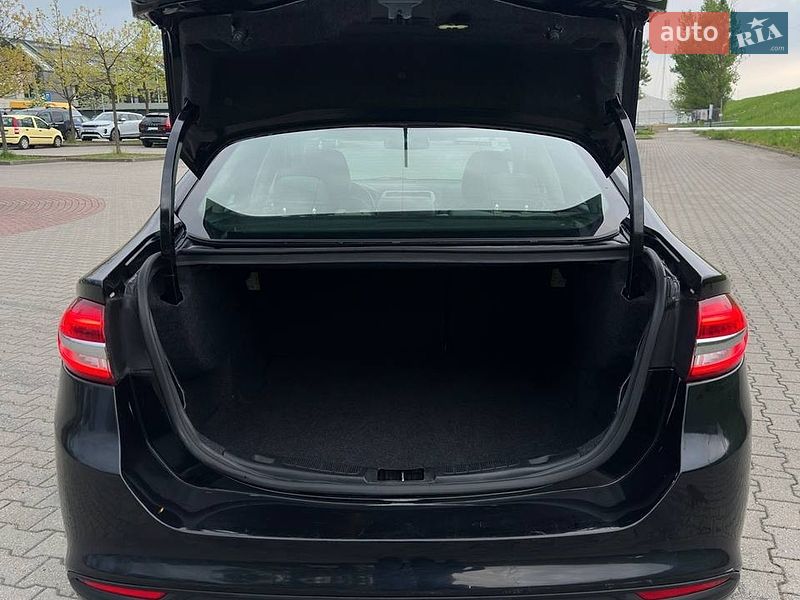 Седан Ford Fusion 2019 в Львове