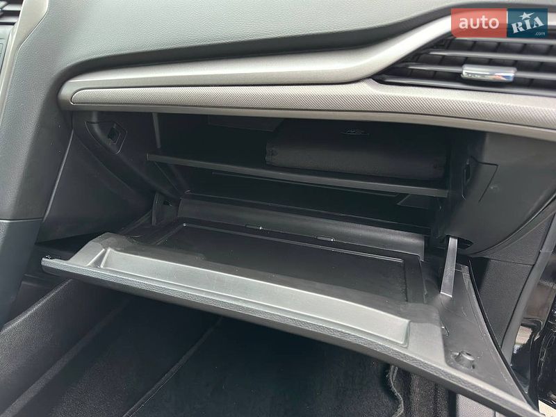 Седан Ford Fusion 2019 в Львове