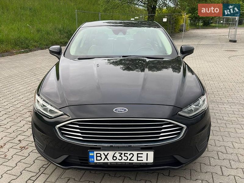 Седан Ford Fusion 2019 в Львове
