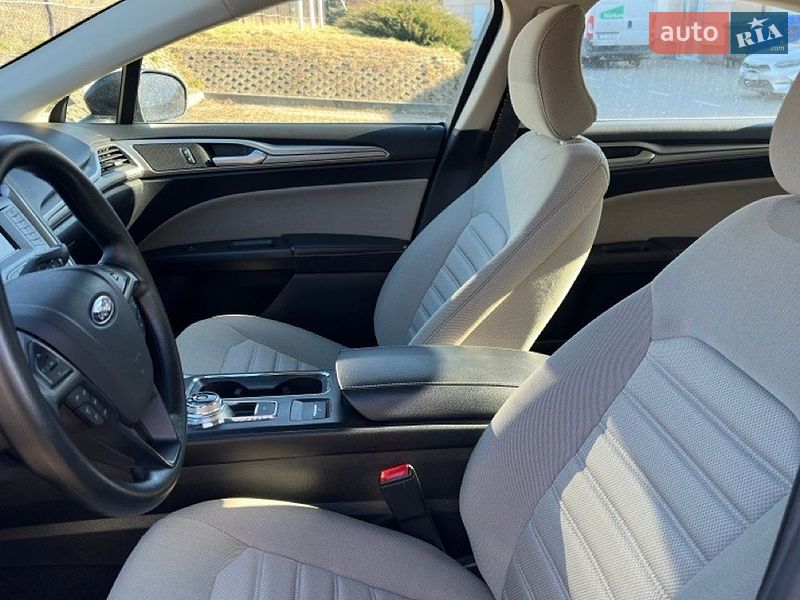 Седан Ford Fusion 2019 в Львове