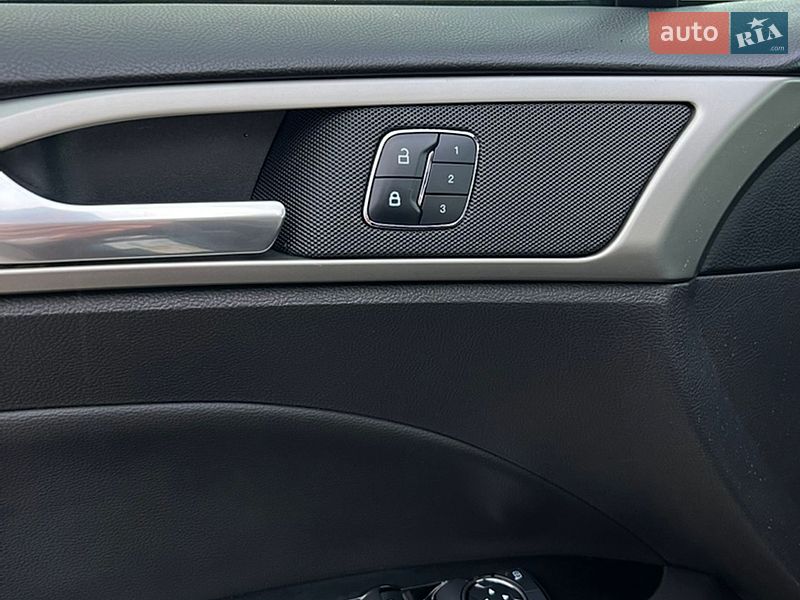 Седан Ford Fusion 2015 в Киеве фото 18 Седан Ford Fusion 2015 в Киеве